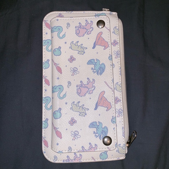 Loungefly Handbags - Loungefly Harry Potter Wallet/Wristlet